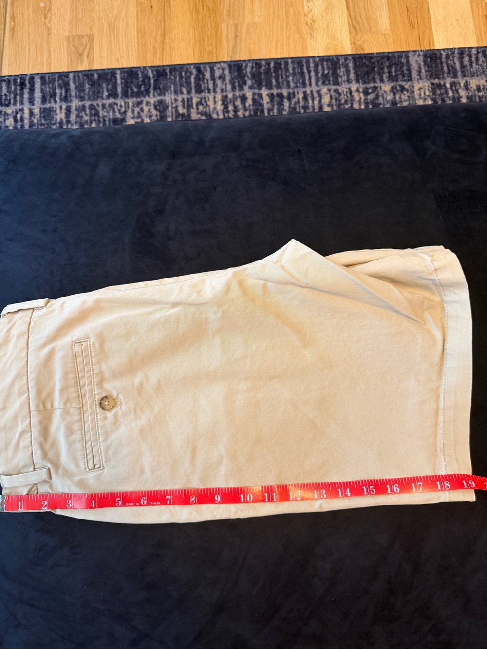 Vineyard Vines Men's Khaki Chino Shorts - Light Cream - Picture 4 of 5